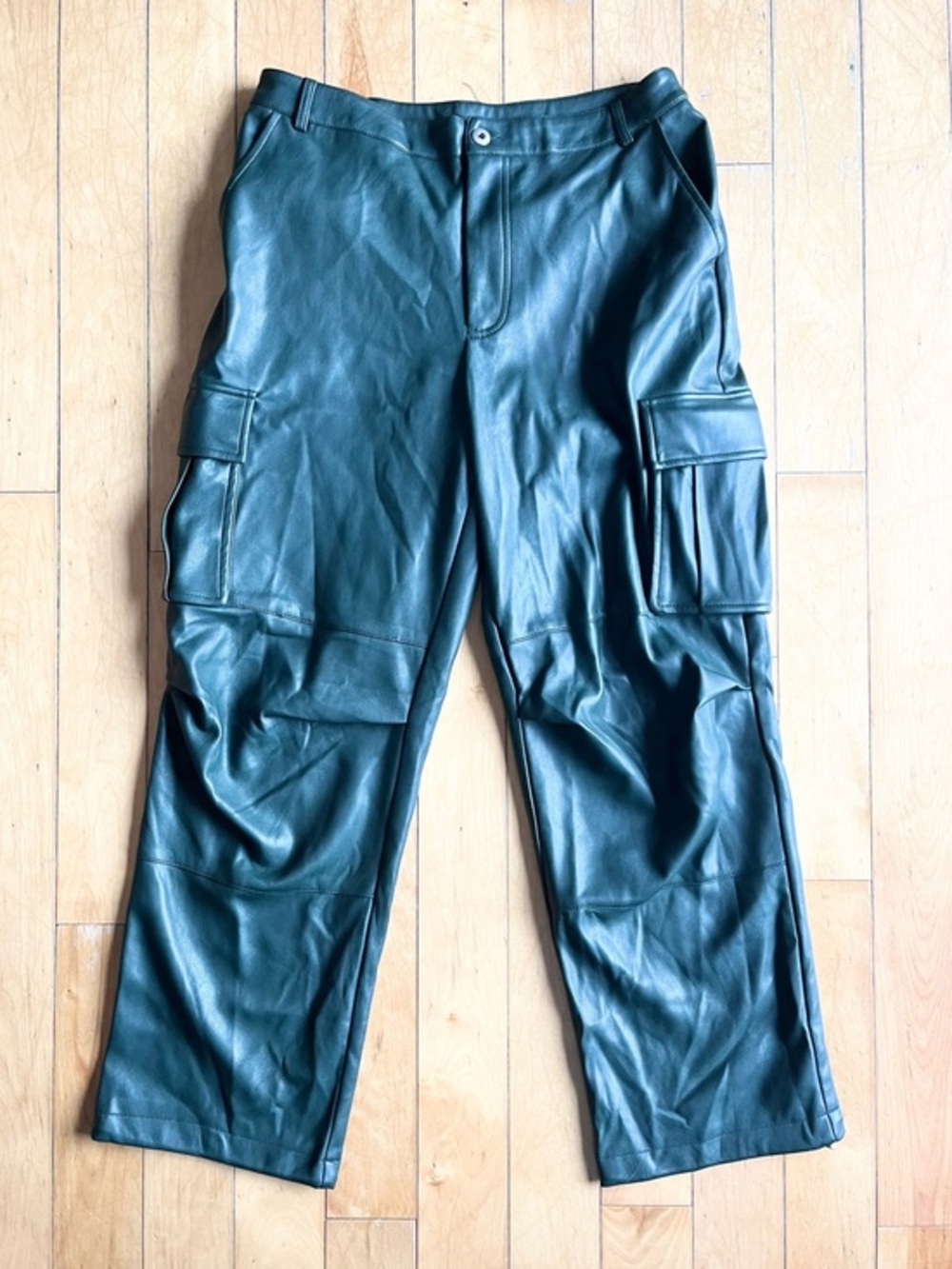 7 For All Mankind Forest Green Faux Leather Cargo Pants Size Medium